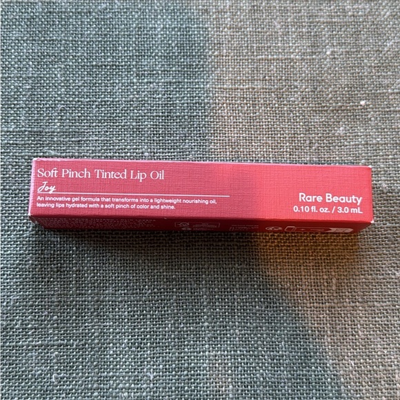 Rare Beauty Soft Pinch Tinted Lip Oil in the shade Joy - Picture 2 of 3